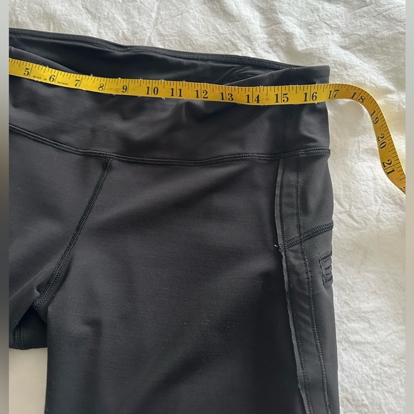 lululemon black cropped leggings, size 12 - Picture 10 of 10